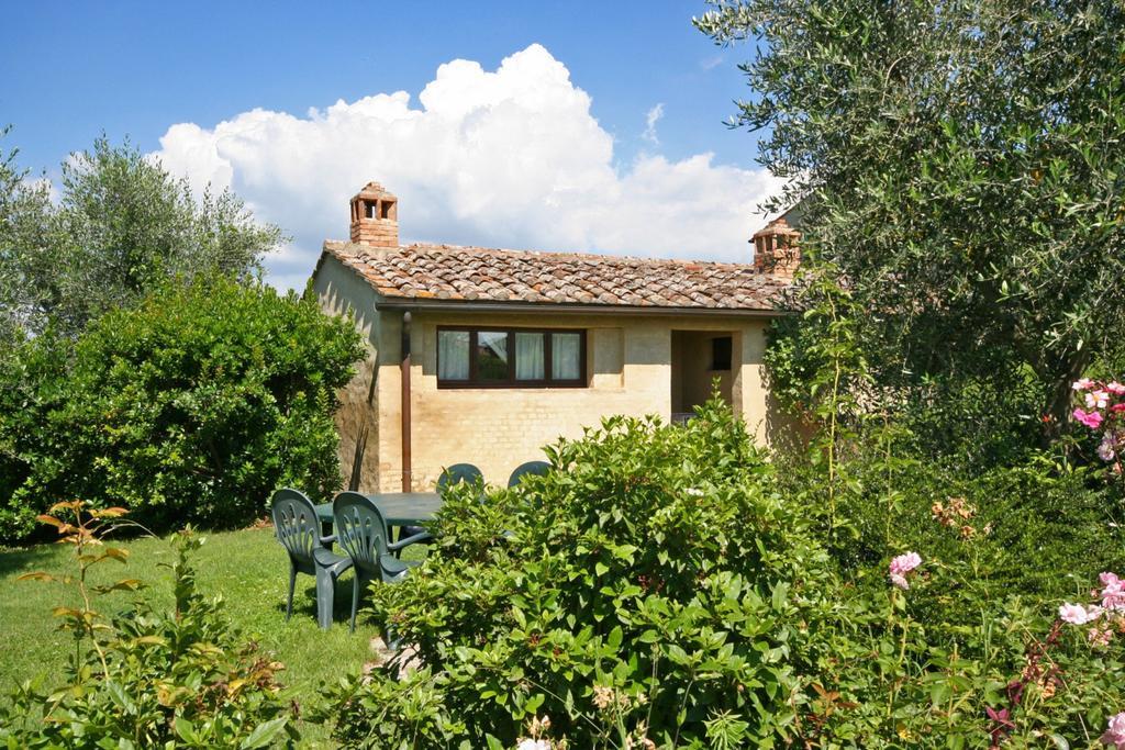 Podere Il Pino Poggibonsi Chambre photo